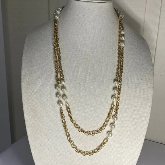 Long Goldtone chain station pearl bead necklace - Picture 3 of 8